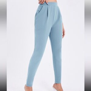 Skinny dress pants, barley worn, size large